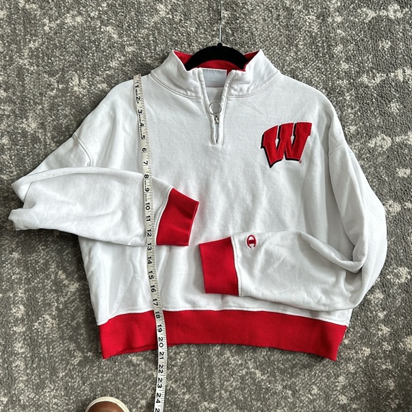 Champion Wisconsin Badger Sweatshirt - Picture 12 of 12